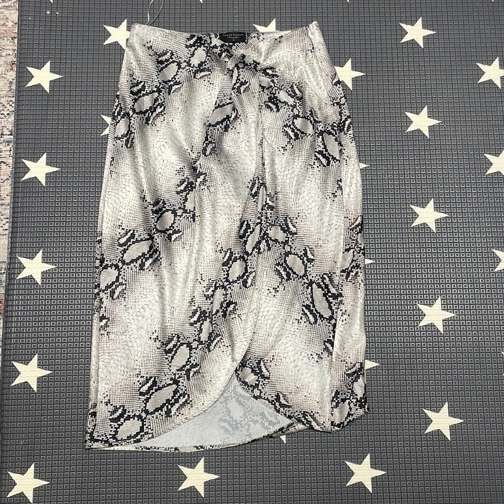 Snake print silky skirt with slit